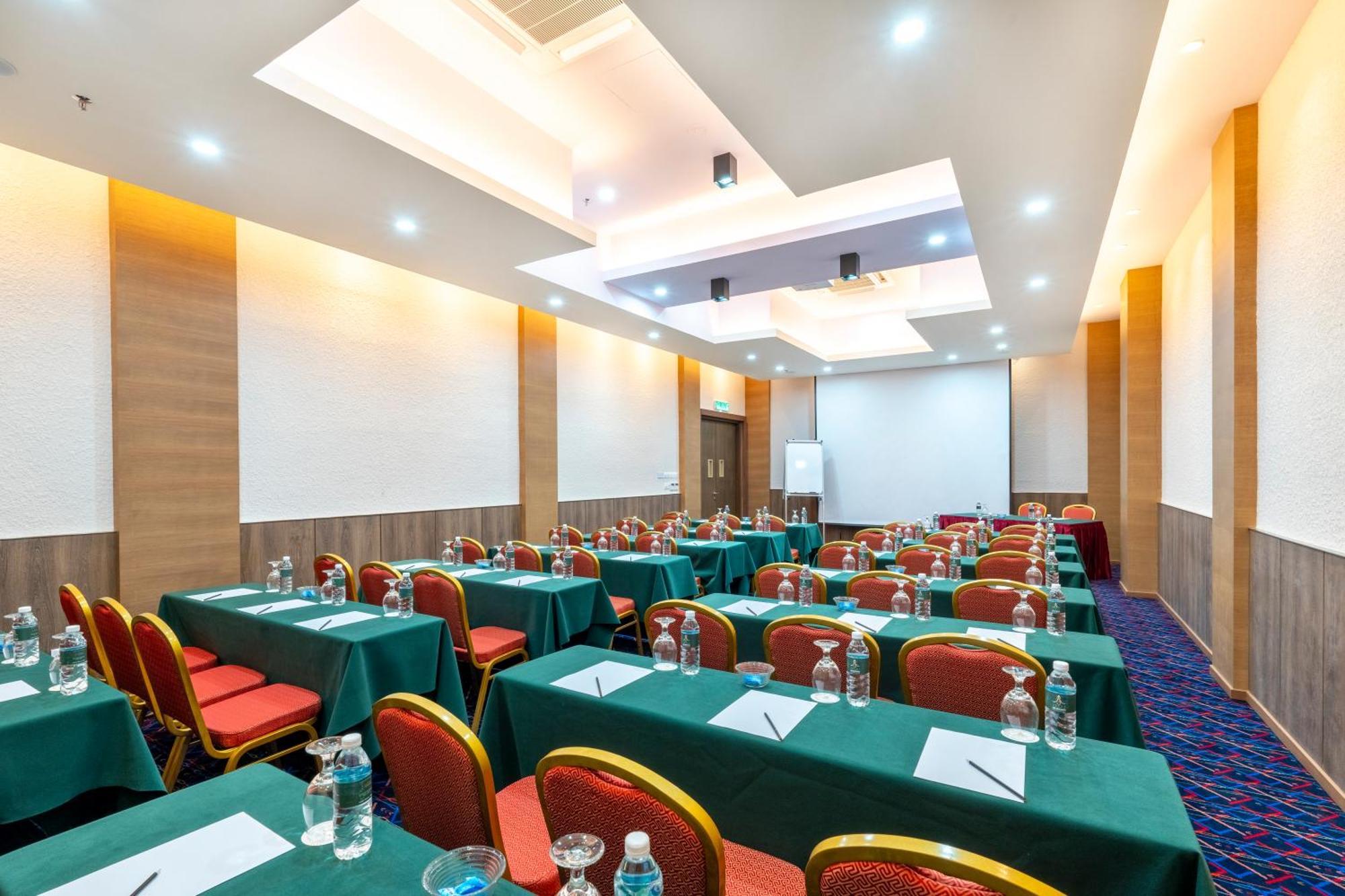 Arena Premier Hotel Seremban Kültér fotó